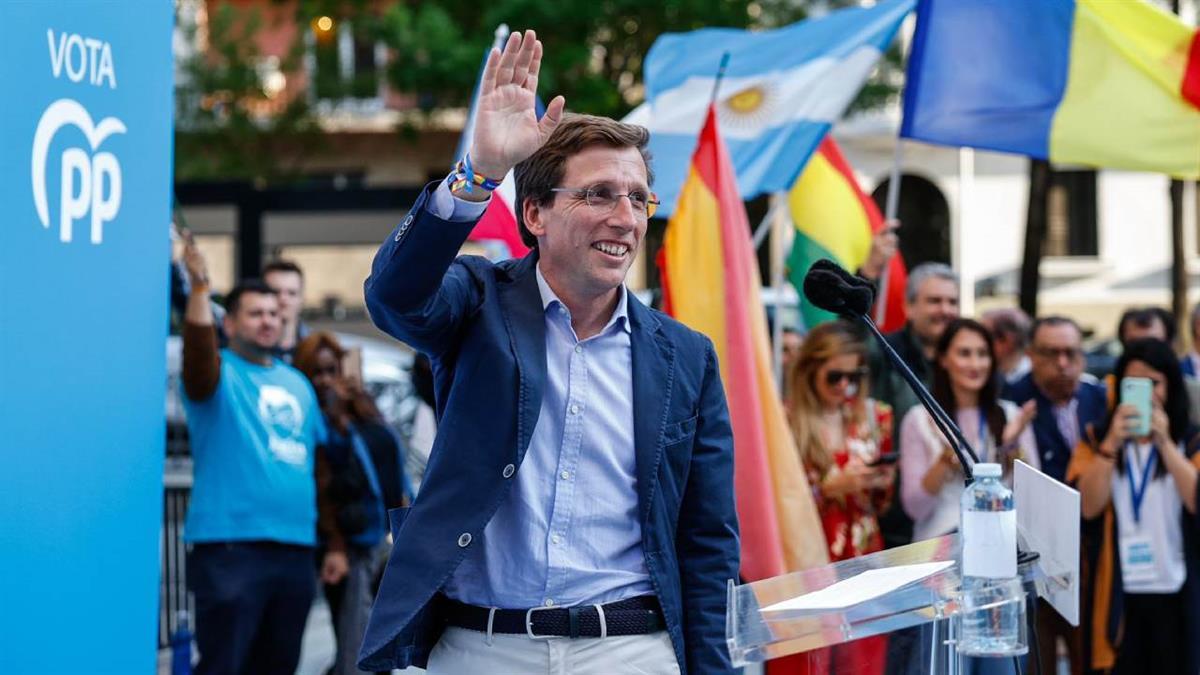 El alcalde revalida la alcaldía y esta vez sin necesidad de pactos 