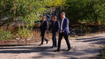 El alcalde de Madrid denuncia la "hipocresía" de Sánchez con las políticas de vivienda en Campamento