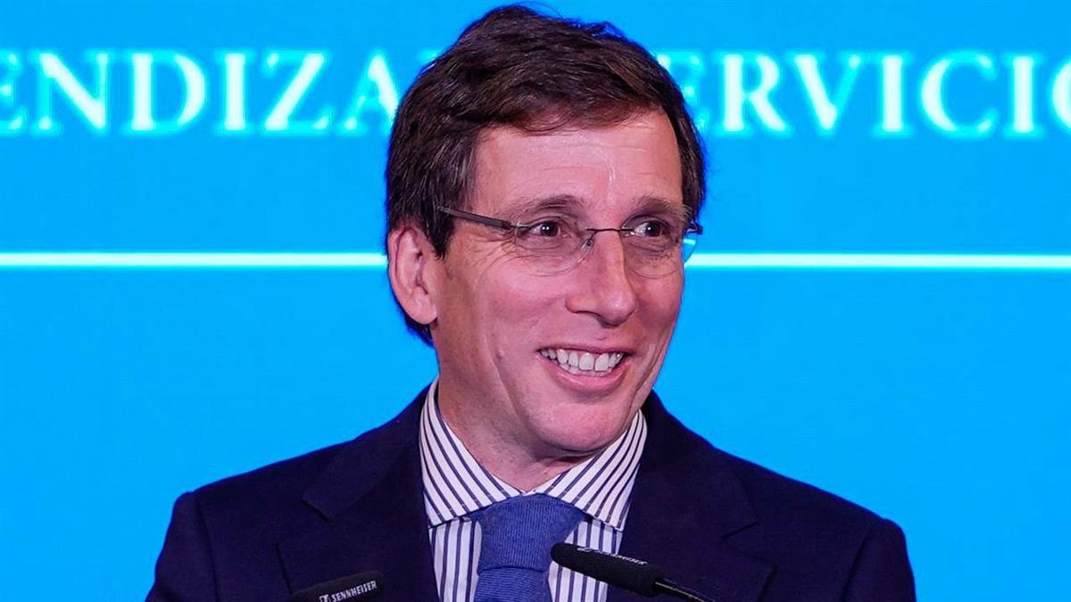 Almeida no le retirará la distinción pese a la denuncias de agresión sexual que pesa sobre el cantante