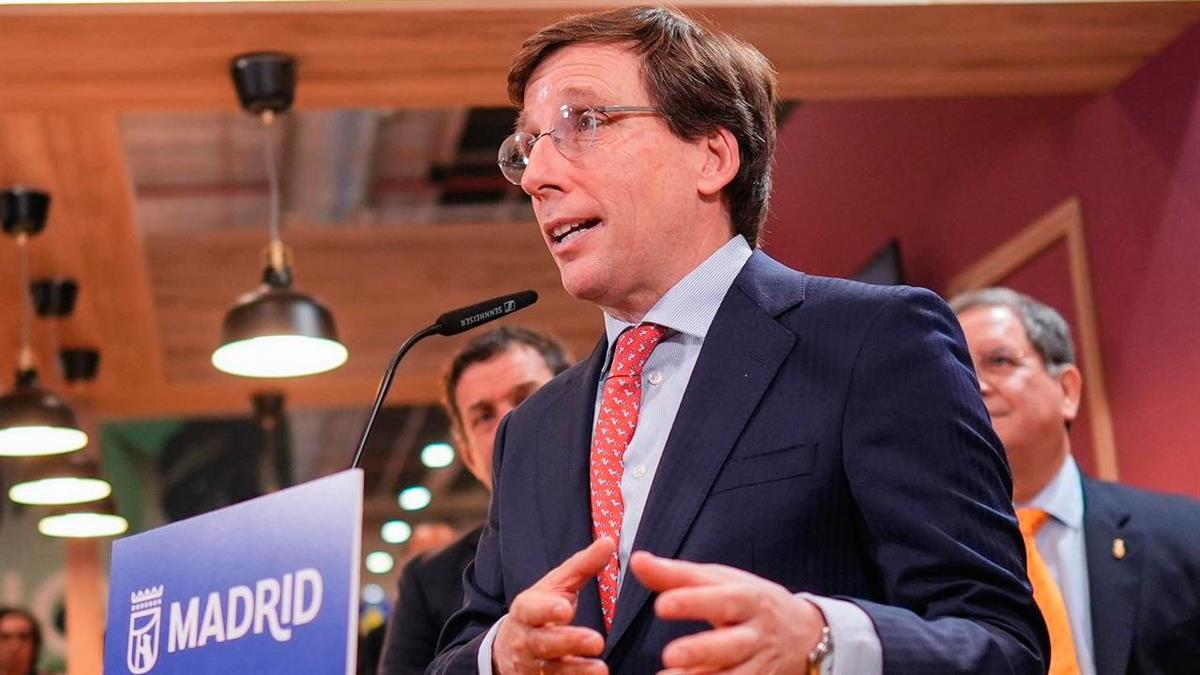 El alcalde de Madrid acusa a la izquierda de generar una “cacería” contra el denunciado