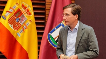 El alcalde de Madrid asegura que los españoles "no se tragan que estas elecciones sean por la vivienda"