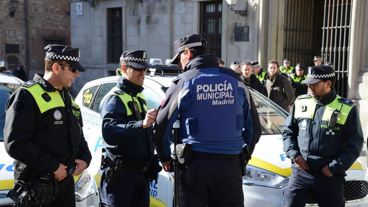 El candidato pretende perseguir la venta ambulante ilegal y los grafitis 