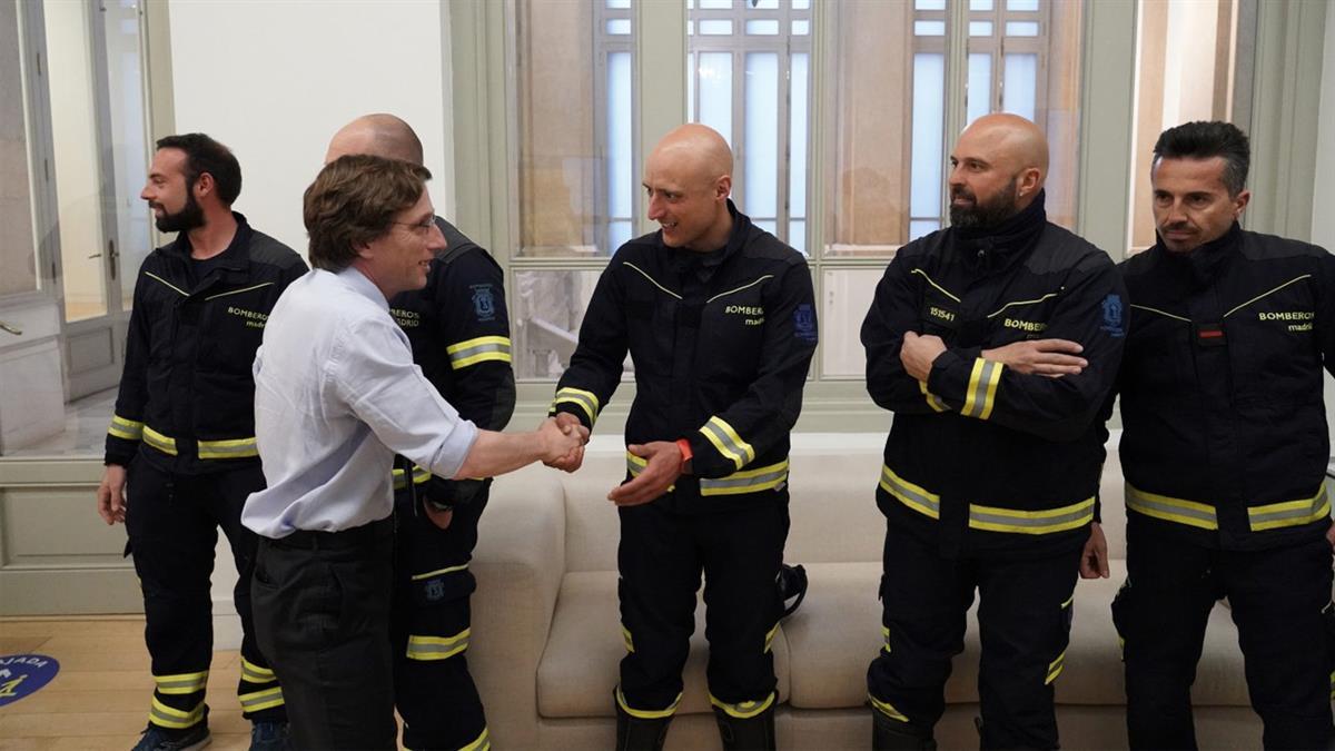 El alcalde de Madrid ha querido agradecerles el trabajo realizado y el apoyo que han prestado tras los terremotos sufridos en la región