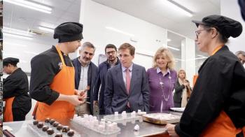 Madrid apuesta por la inserción laboral con escuelas municipales que ya superan el 50 % de empleabilidad