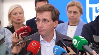El alcalde de Madrid mantiene reuniones con las educadoras infantiles para proponer soluciones