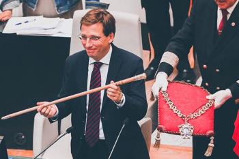 Lee toda la noticia 'Almeida solicita los datos de las personas que acuden a los bancos de alimentos'