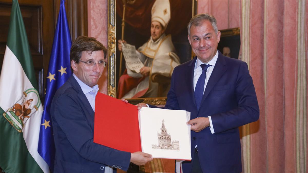 El edil ha destacado la necesidad de que Sevilla y Madrid estén unidas