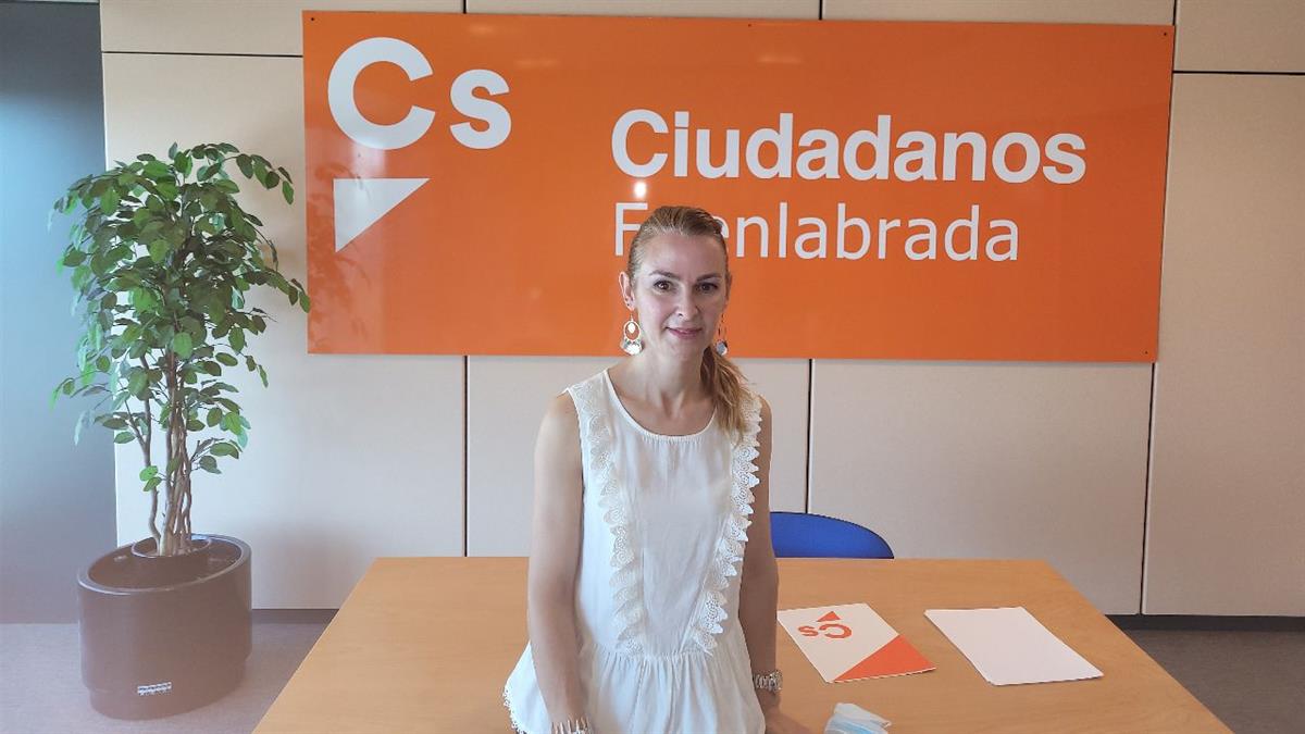 La portavoz Patricia de Frutos afirma que “los alumnos que pasan a Primaria en el colegio recibirán algunas clases en pasillos y zonas del comedor delimitadas por colchonetas”