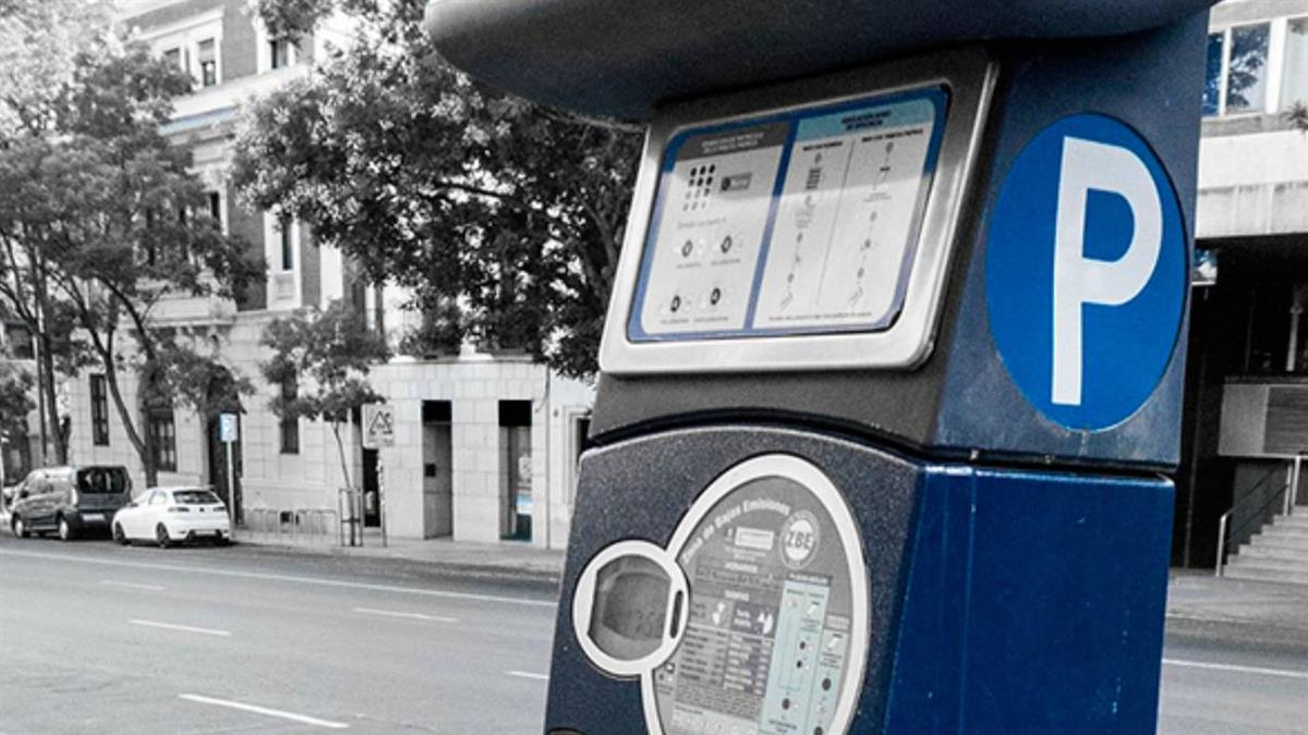 Desde el PSOE denuncian que PP y VOX “han duplicado las plazas de pago e impuesto una subida de tarifa que llega al 50%"