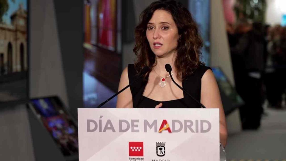 Ayuso celebra la ampliación del Aeropuerto y augura una mejora en el "tráfico aéreo y nuestra conexión con el mundo"