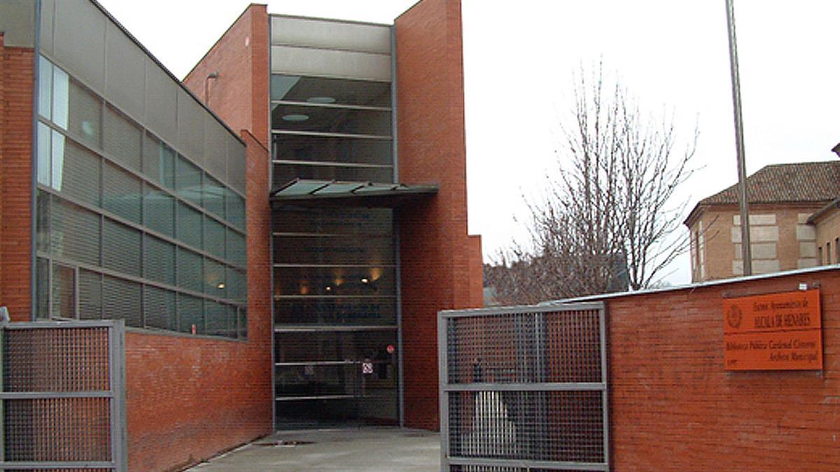 El edificio público municipal aumenta el horario de apertura de cara a los exámenes