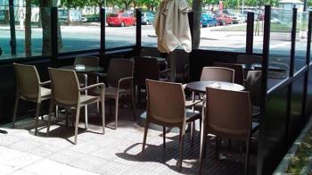 Además los establecimientos podrán colocar mesas adicionales junto a la fachada