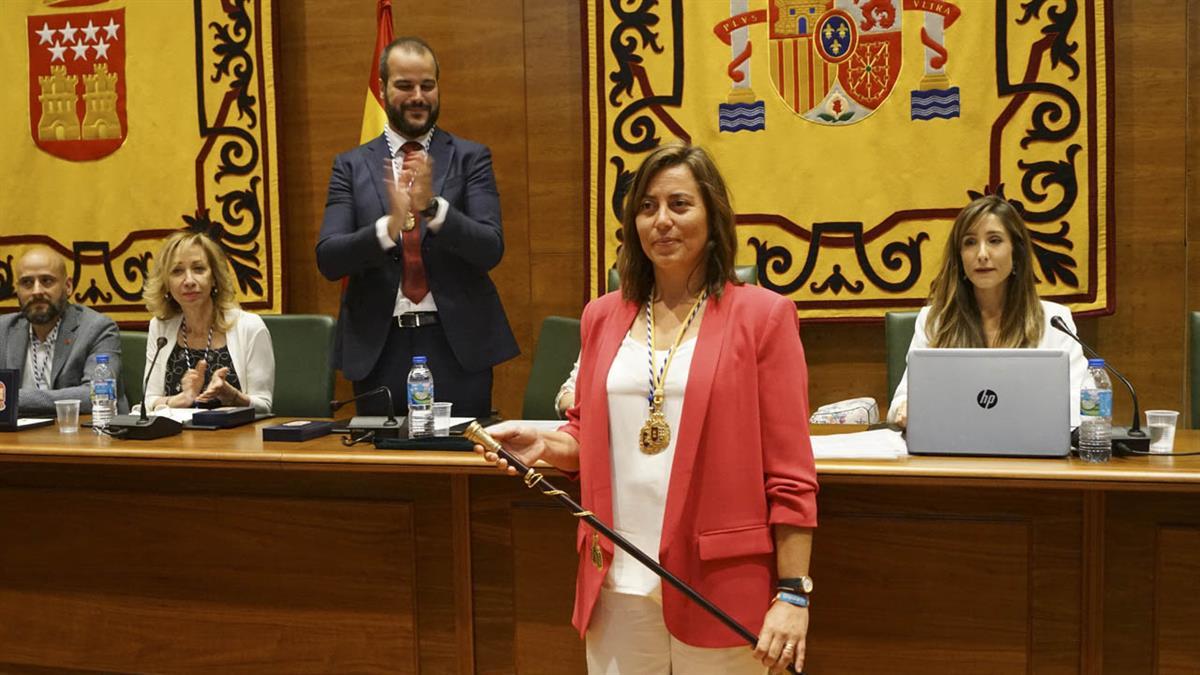 Es requerida judicialmente por la supuesta comisión de un delito continuado de prevaricación administrativa