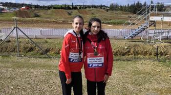 Ana Pedraza y Luna Ros se llevaron medalla en el Campeonato de España de cross 