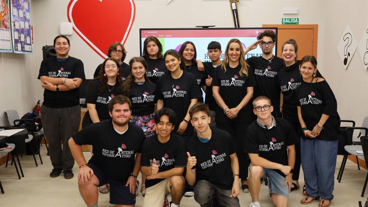 Pilar Cruz se reunió con los jóvenes del programa del Centro de Información Juvenil