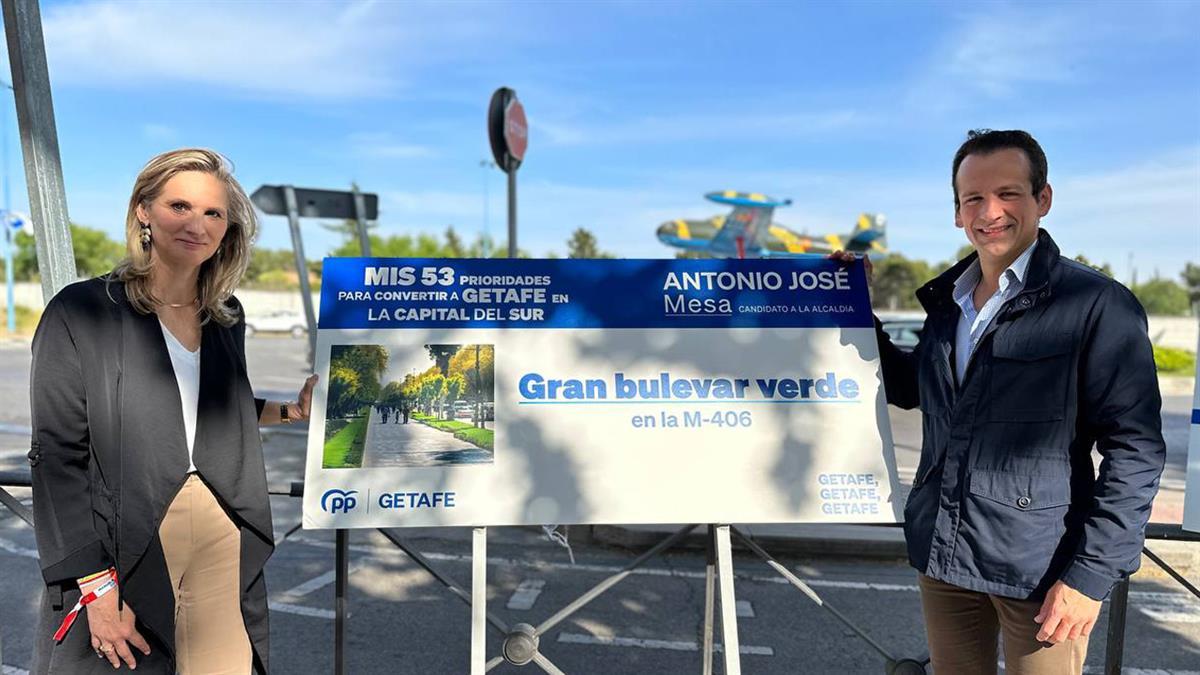 El candidato popular ha presentado el proyecto acompañado por Paloma Martín