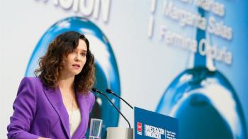 La jefa del Ejecutivo autonómico aboga por la eliminación de las trabas a la investigación en la futura Ley regional de Universidades y Ciencia