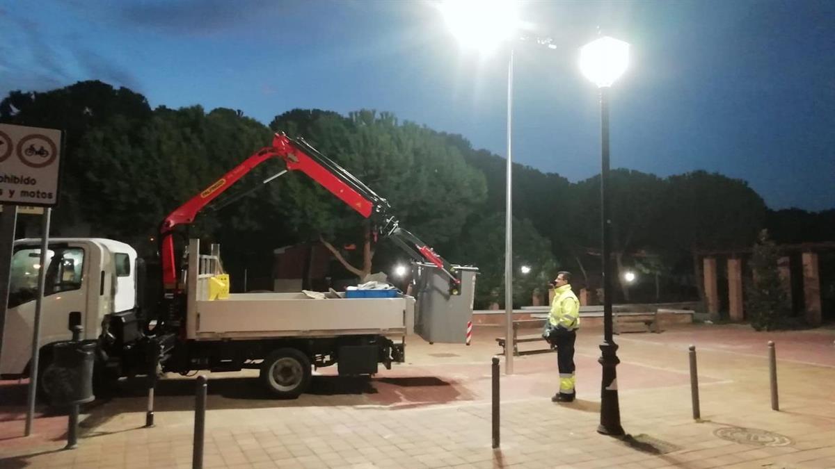 El Ayuntamiento se fue comunicando con residencias, centros escolares, centro de salud o comercios para saber de sus necesidades