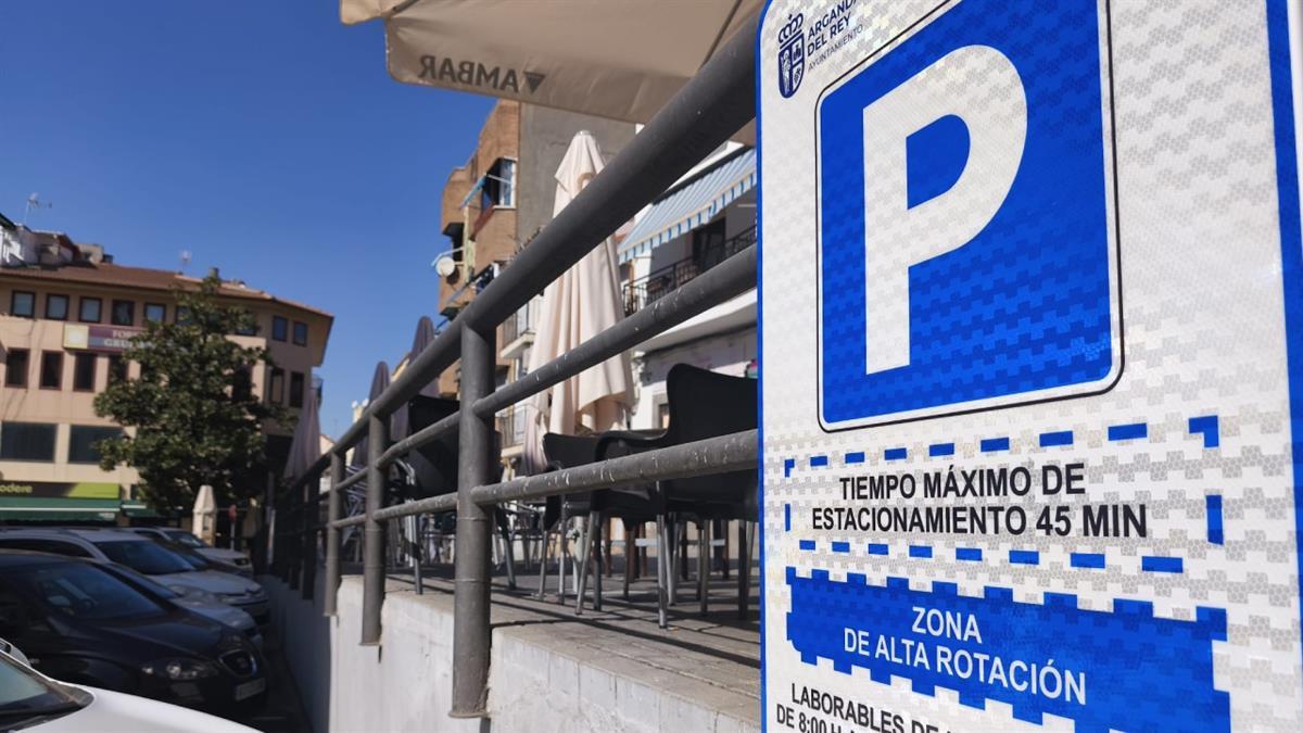 El Ayuntamiento transforma su parking en una zona de alta rotación para "favorecer" el comercio local