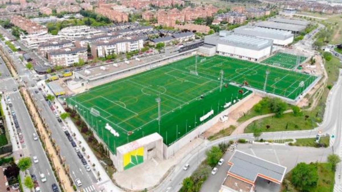 Se ubica en una parcela de casi 50.000 metros cuadrados