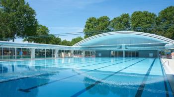 Cuenta además con unas renovadas instalaciones tras la reforma del merendero y la piscina cubierta el pasado año