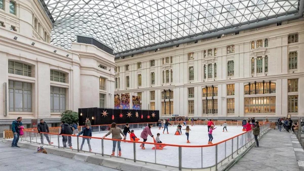 Se instala cada año en la Galería de Cristal como parte de la programación de estas fechas