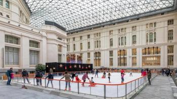 Se instala cada año en la Galería de Cristal como parte de la programación de estas fechas