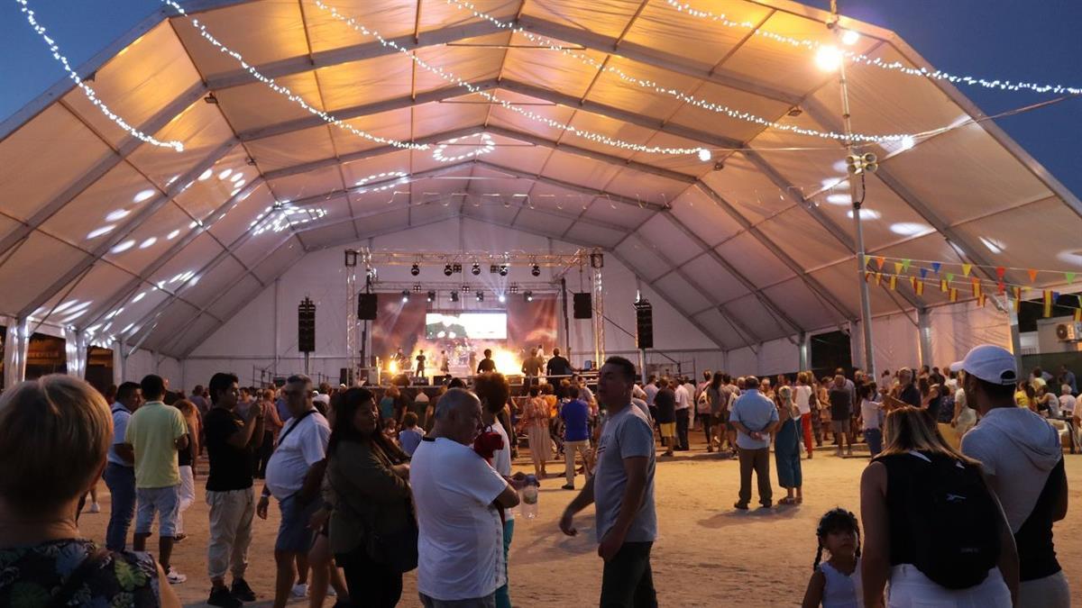 El acto, además, se traslada a la carpa municipal del recinto ferial