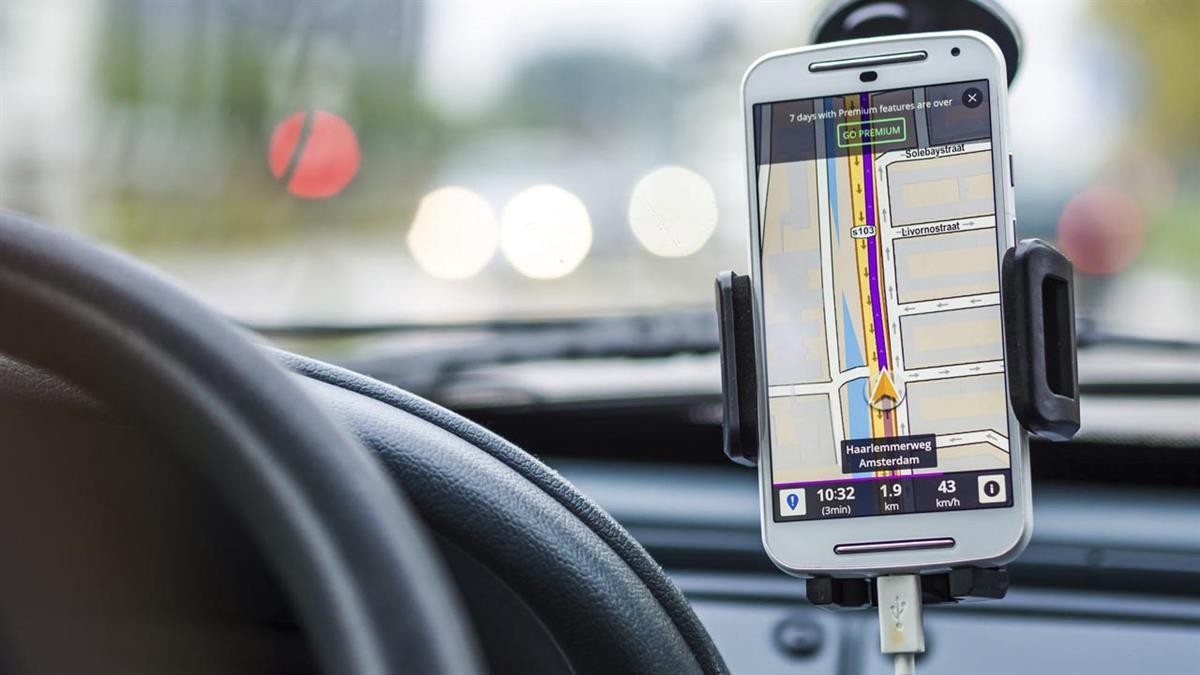 El soporte para el móvil, si está homologado, también