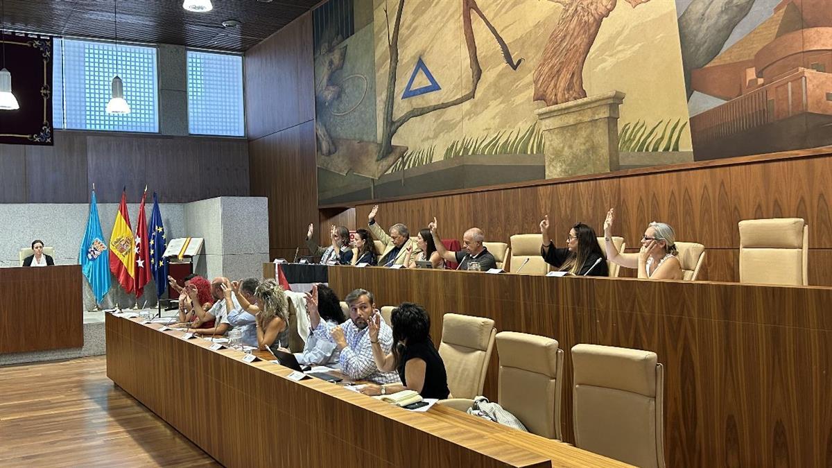 También se ha aprobado la fecha de las fiestas locales los días 14 de agosto y 9 de octubre de 2026