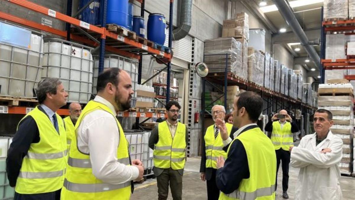 Tiene como objetivo fomentar el empleo y la competitividad a través de acuerdos de cooperación