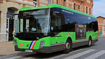 El Ayuntamiento mejora la accesibilidad y modernización de las paradas de transporte público 