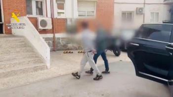 El incendio tuvo lugar muy cerca de viviendas afectando a matorrales y vegetación seca