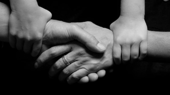 Cuando el silencio duele más que las palabras: hablemos de prevención del suicidio en familia