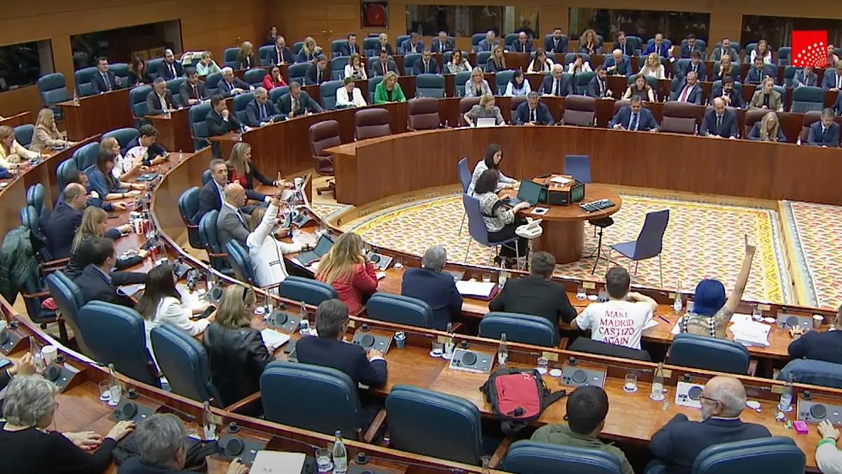 El parlamento aprueba una PNL del PP para instar al Ministerio de Sanidad a que cree más plazas de Médicos de Familia, evite las "plazas desiertas" e invierta