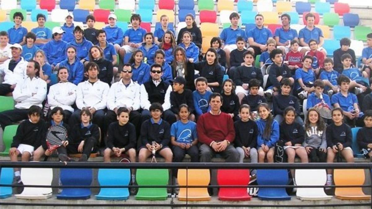 El equipo de juveniles consigue ascender a la máxima categoría de tenis por primera vez en su historia