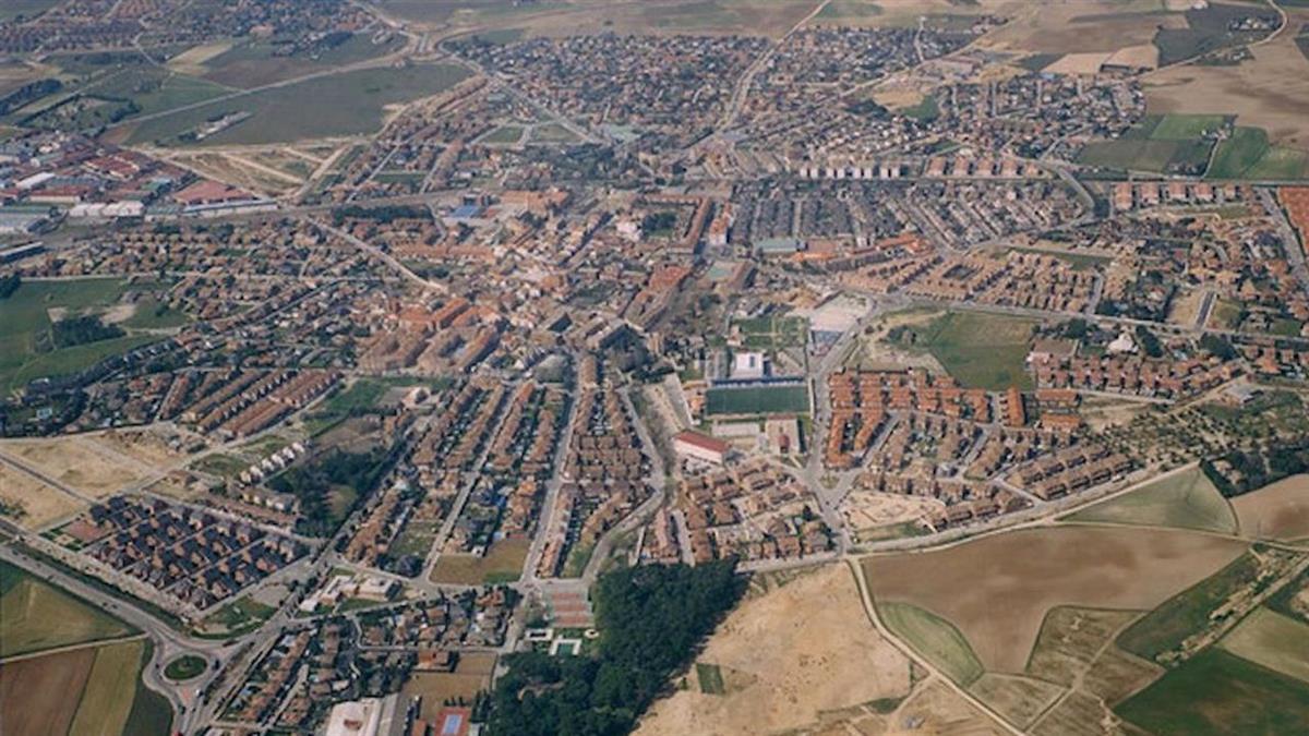 El avance del nuevo PGOU, en el que el Ayuntamiento lleva años trabajando, apuesta por densificar el núcleo urbano, incorporar vivienda protegida y reforzar los equipamientos y la movilidad