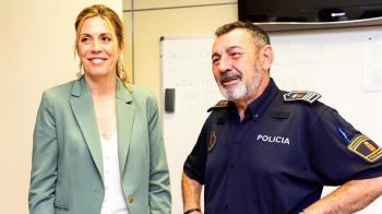 La alcaldesa de la ciudad se reúne con la Policía Municipal