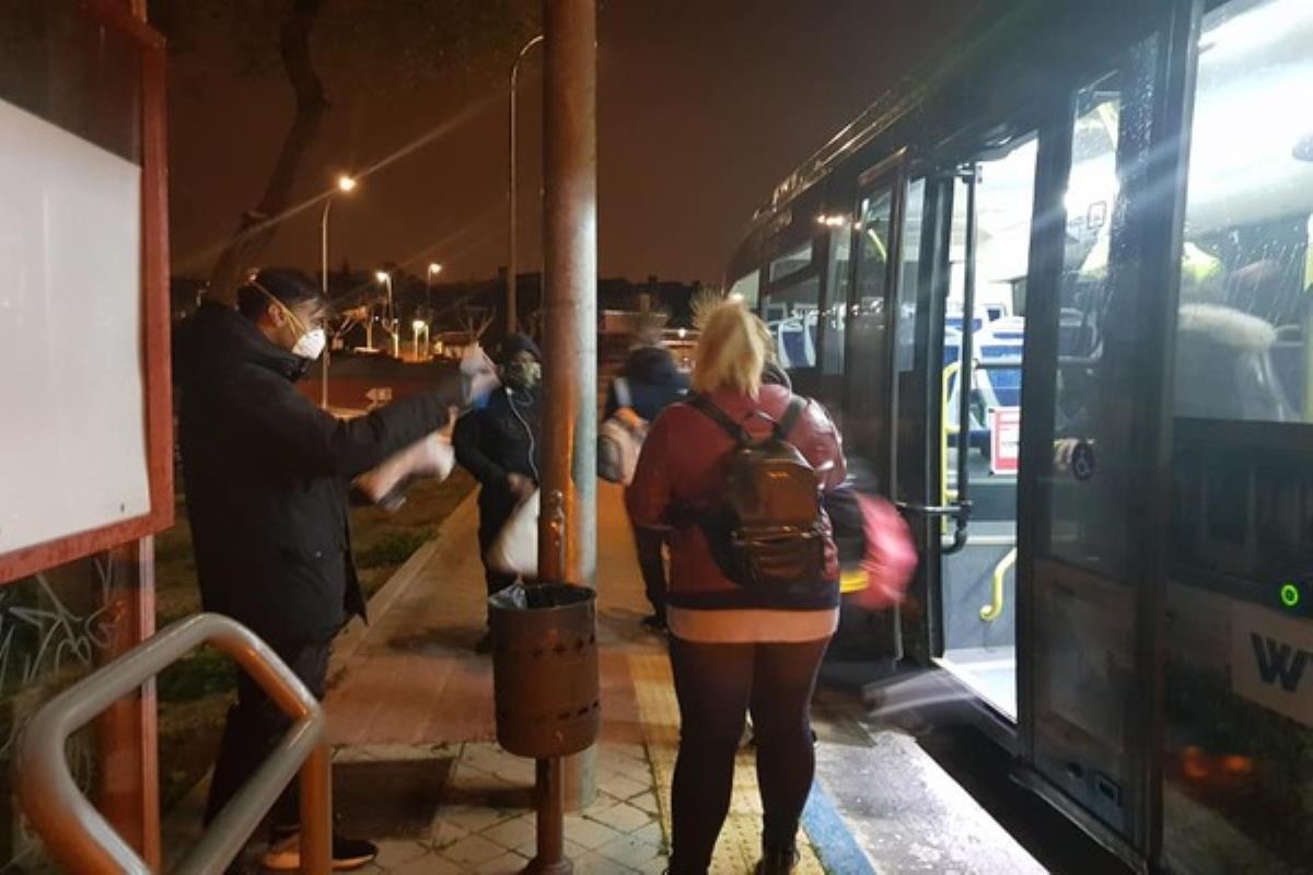 El Equipo de Gobierno, la Policía Local y la Guardia Civil han participado en el reparto