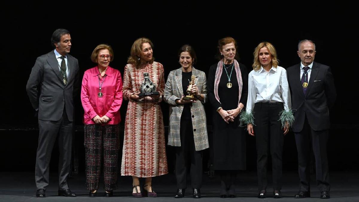 Por su gran labor a la hora de ayudar a los enfermos y a sus familias