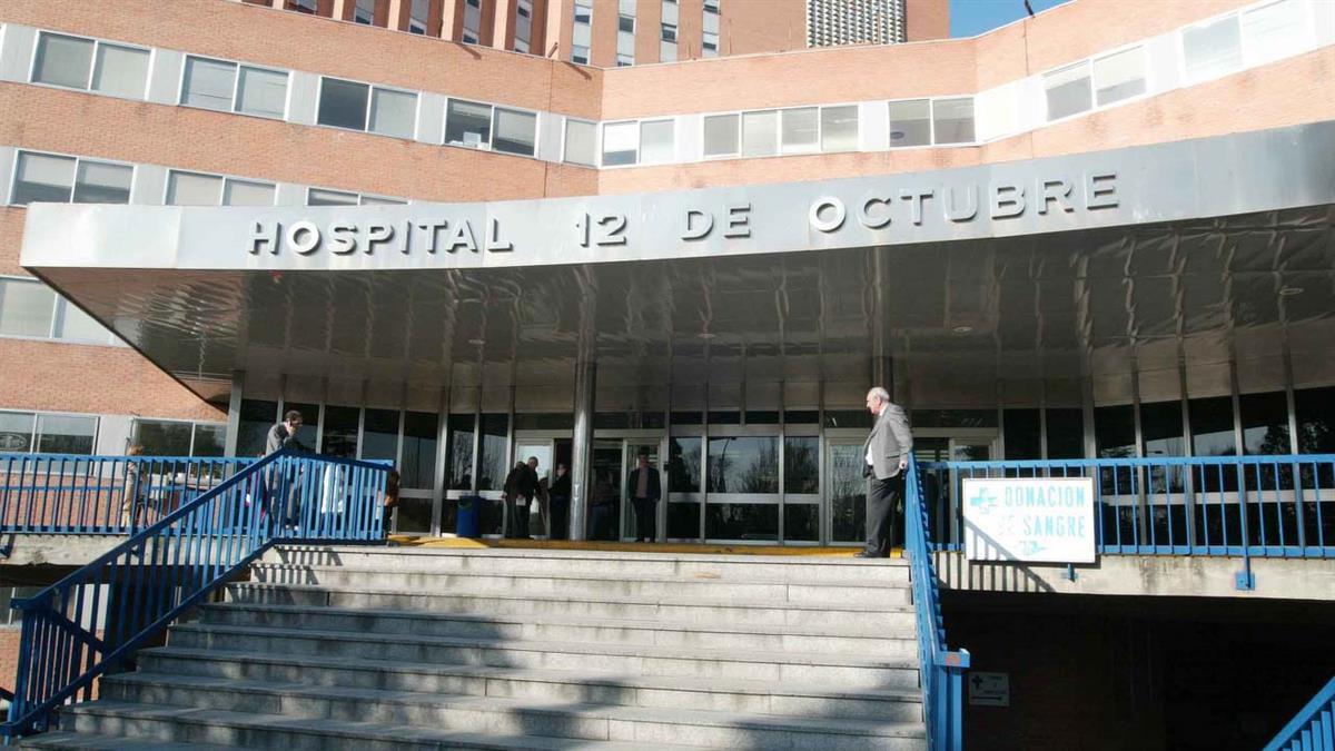 El varón ha sido trasladado por el Samur al Hospital Doce de Octubre