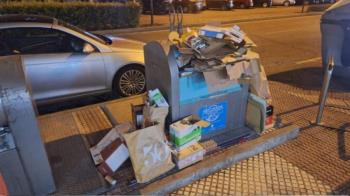 El PSOE y los vecinos denuncian una "falta de limpieza" en las calles de la ciudad