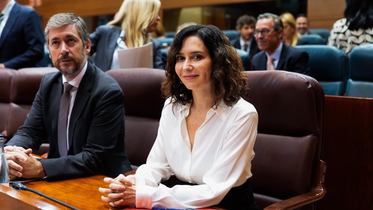 La presidenta de la Comunidad de Madrid anuncia esta medida ante las quejas de la oposición