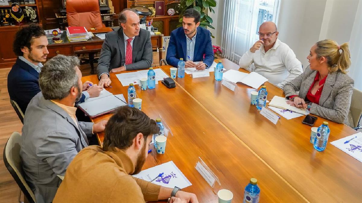 Reunión entre el alcalde y el consejero de digitalización para avanzar en el desarrollo de la Transformación Digital