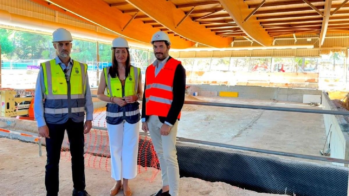 Avanzan las obras del polideportivo en fase de refuerzo estructural y ampliación del vaso de la piscina

