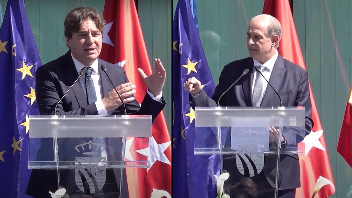 El alcalde manifestó sus peticiones durante la entrega de la Medalla de la Ciudad a la Policía Nacional de Fuenlabrada