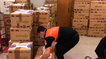 Están recogiendo alimentos y material higiénico-sanitario