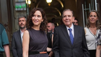 Díaz Ayuso se reúne con el presidente electo, Edmundo González