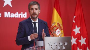 La Comunidad de Madrid dará 500 euros mensuales por hijo hasta que este cumpla dos años