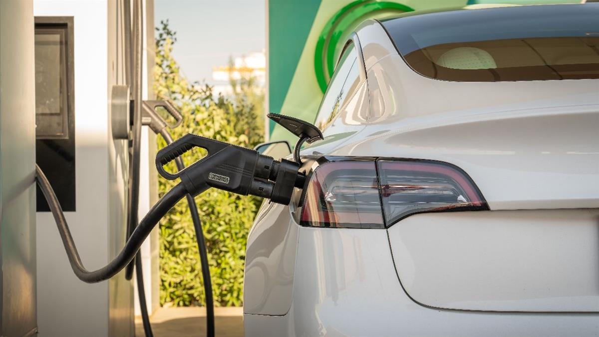 El Programa Auto+ abre el plazo para particulares con 350 millones de euros y permite solicitar inventivos para vehículos eléctricos adquiridos desde enero de 2026